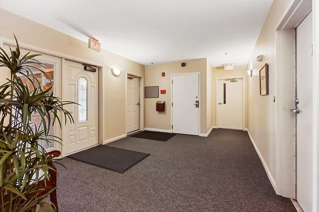 2 Schooner Ridge Road, Unit 11 Bath, ME 04530 - Photo 5 of 31 38_BP5A6238_DxO_mls