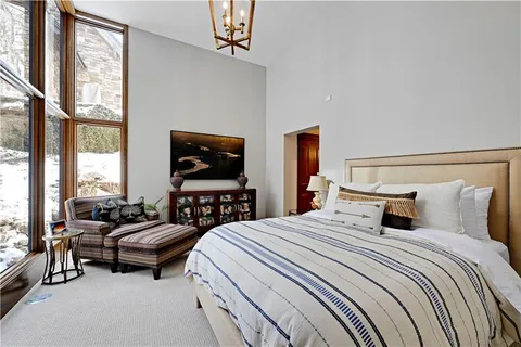 $4,500,000 | 16900 South Highland Ridge Drive, Loch Lloyd, MO 64012