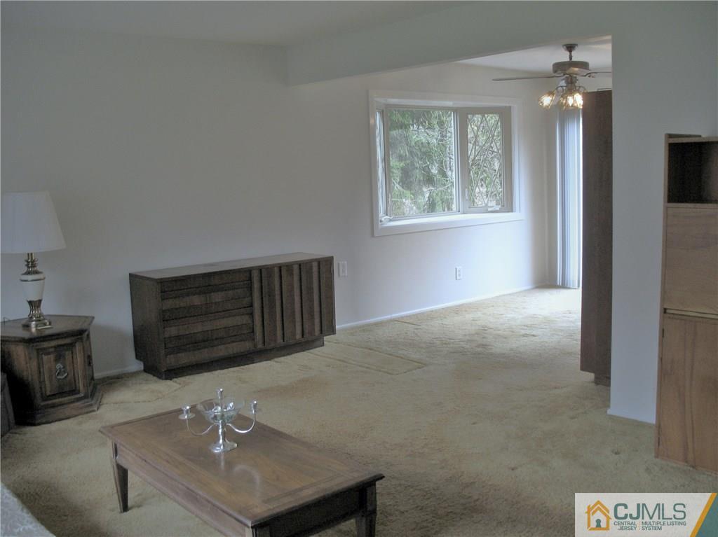 17 Overbrook Road Piscataway, NJ 08854 - Photo 5 of 19 Gallery Image 5