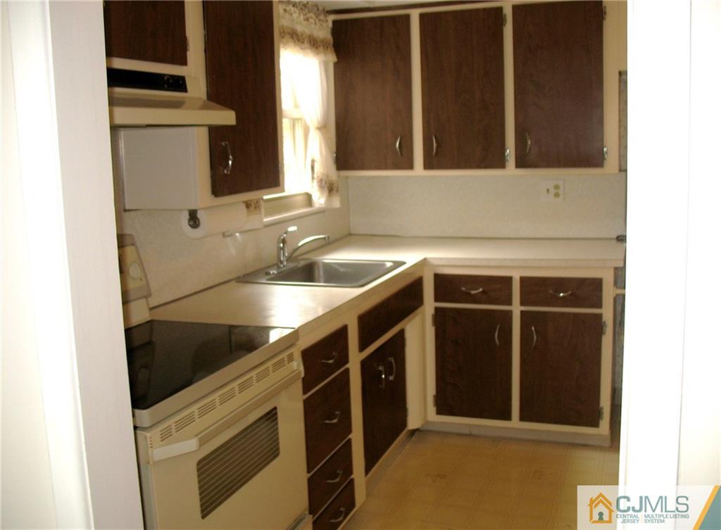 17 Overbrook Road Piscataway, NJ 08854 - Photo 7 of 19 Gallery Image 7