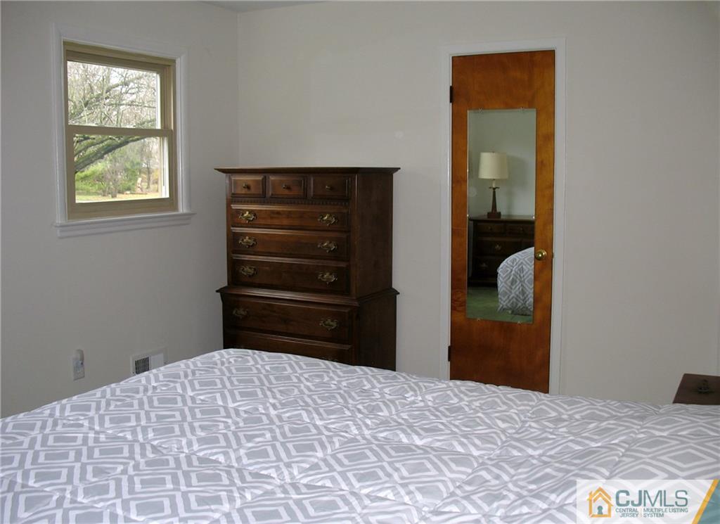 17 Overbrook Road Piscataway, NJ 08854 - Photo 8 of 19 Gallery Image 8