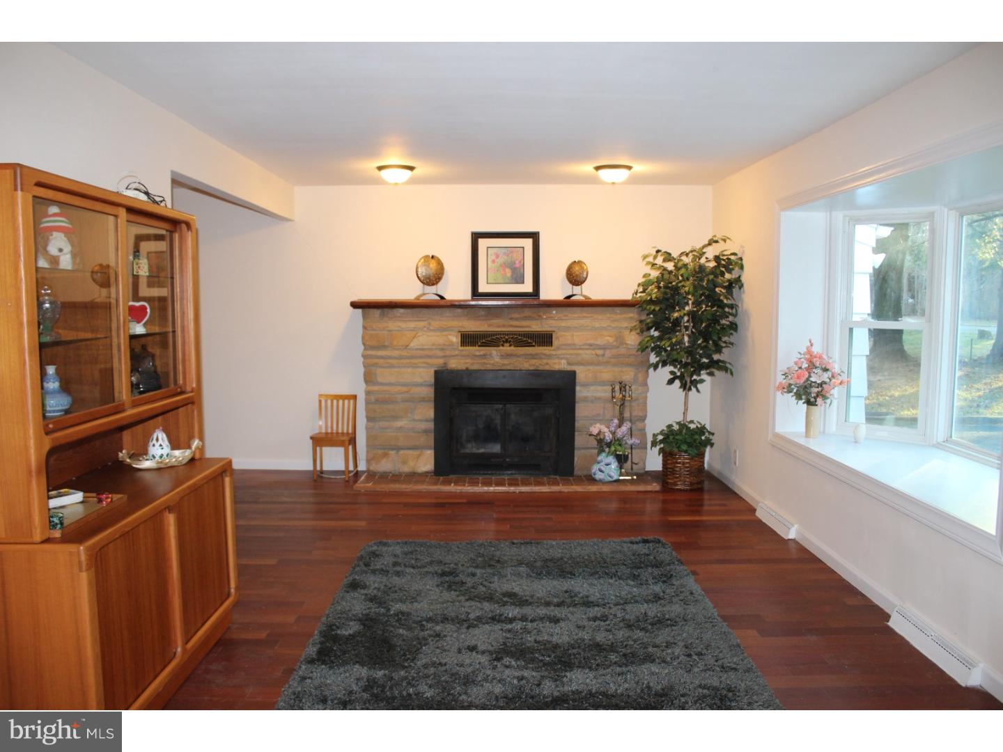 48 Penn Lyle Road Princeton Junction, NJ 08550 - Photo 3 of 22 Living Room