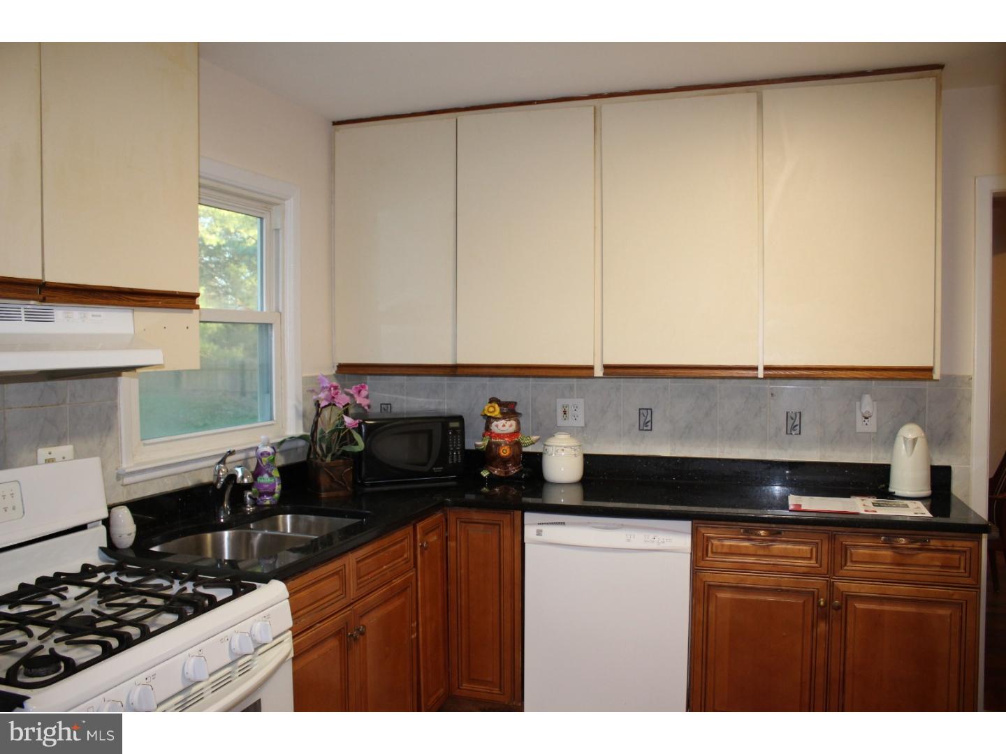 48 Penn Lyle Road Princeton Junction, NJ 08550 - Photo 6 of 22 Kitchen