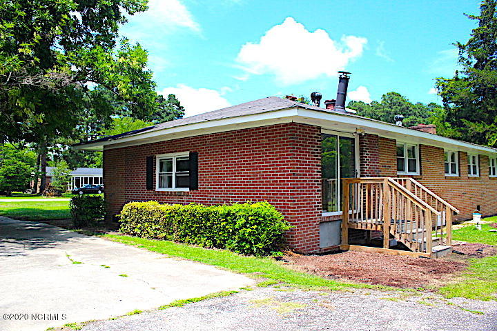 2009 Leggett Road Rocky Mount, NC 27801 - Photo 5 of 23 IMG_0821