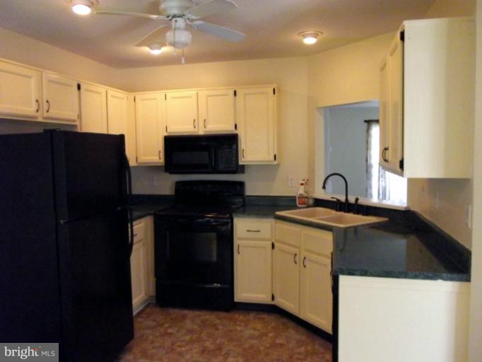 4464 Cole Farm Road Nottingham, MD 21236 - Photo 11 of 13 Kitchen