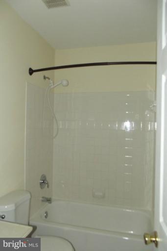 4464 Cole Farm Road Nottingham, MD 21236 - Photo 3 of 13 Bath