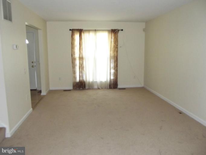 4464 Cole Farm Road Nottingham, MD 21236 - Photo 4 of 13 Living Room