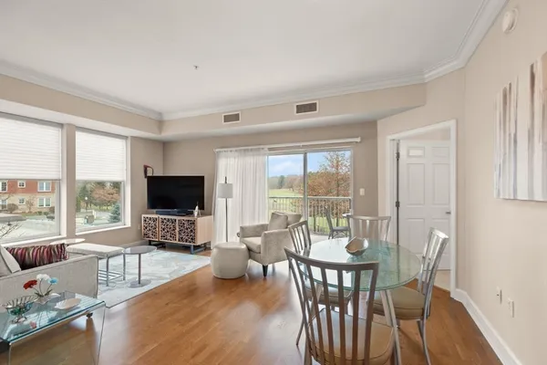 $565,000 | 38 Village Middleton Ma, Unit 201, Middleton, MA 01949