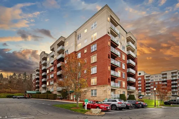 $565,000 | 38 Village Middleton Ma, Unit 201, Middleton, MA 01949