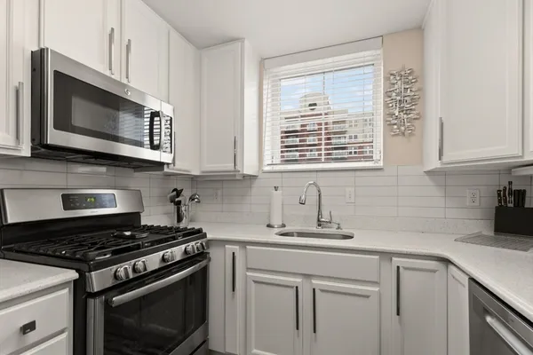 $565,000 | 38 Village Middleton Ma, Unit 201, Middleton, MA 01949
