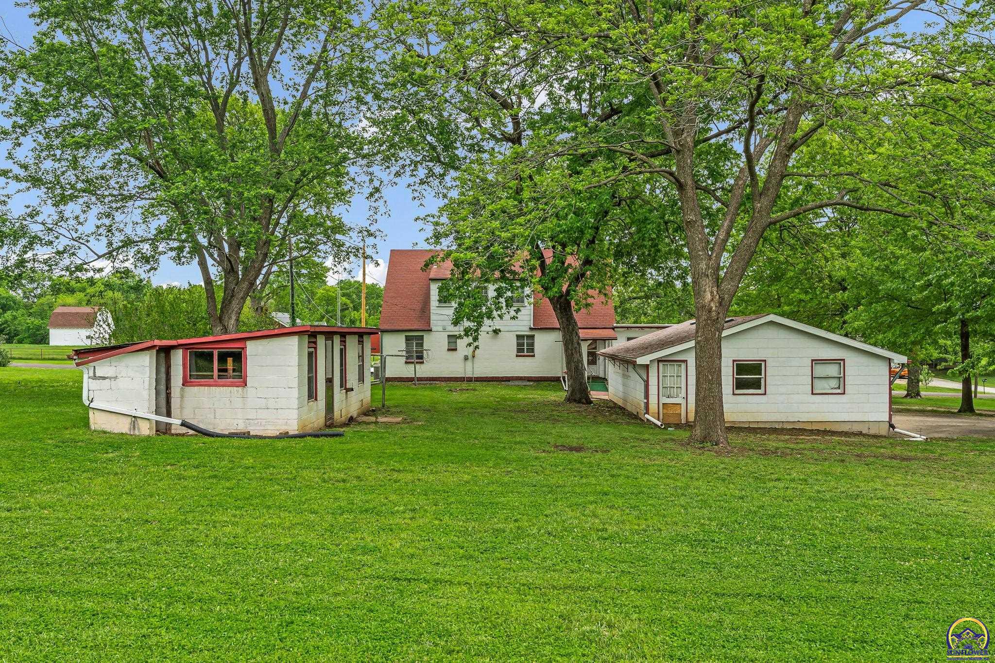 3803 Northwest Wilder Road Topeka, KS 66617 - Photo 11 of 40