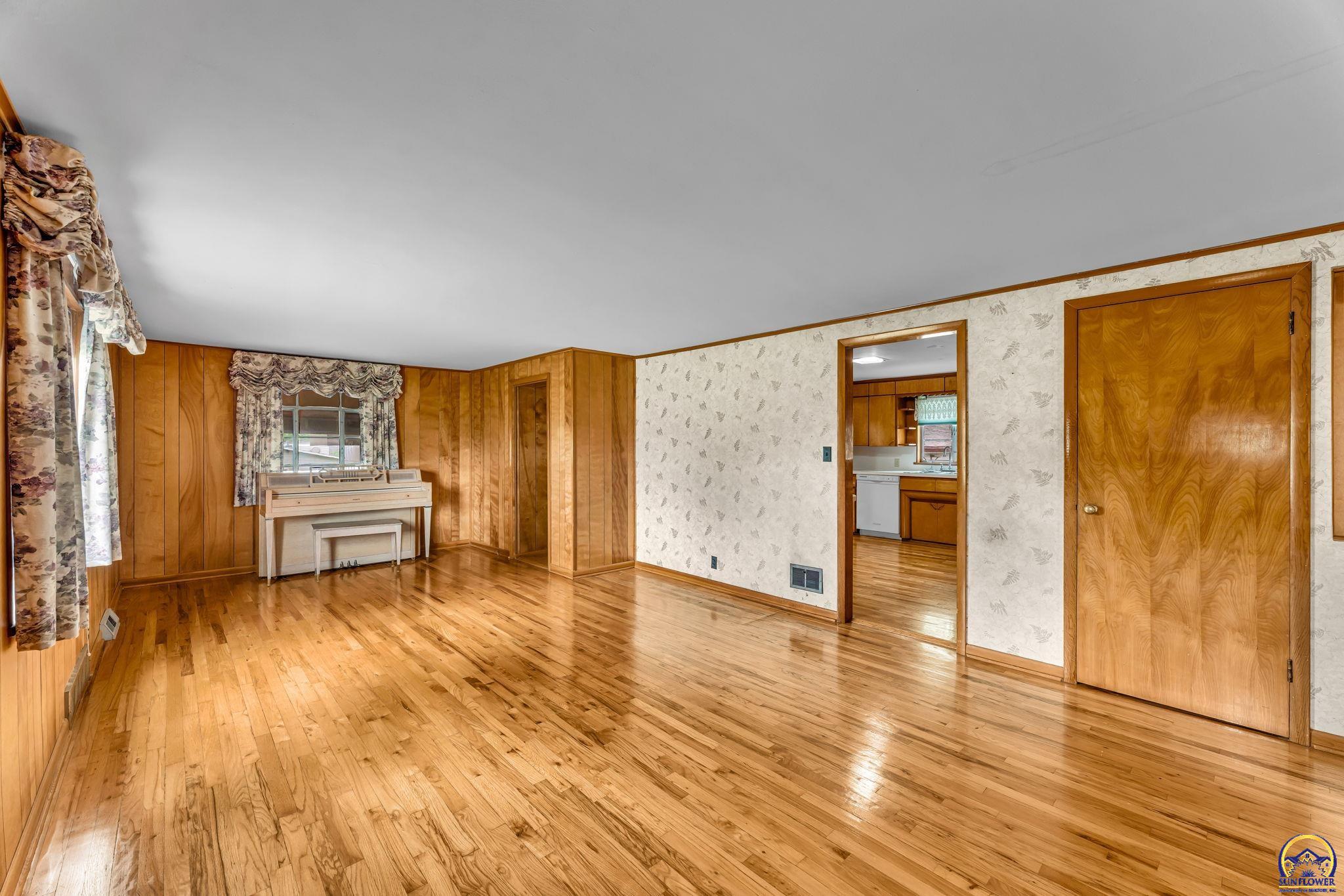 3803 Northwest Wilder Road Topeka, KS 66617 - Photo 16 of 40