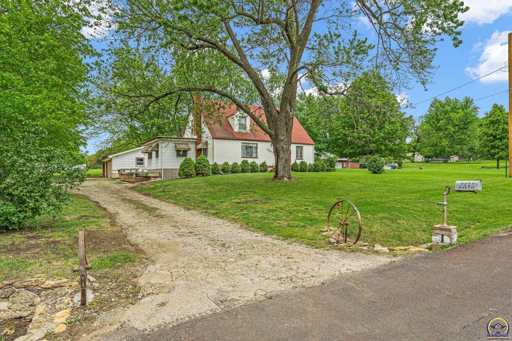 3803 Northwest Wilder Road Topeka, KS 66617 - Photo 3 of 40