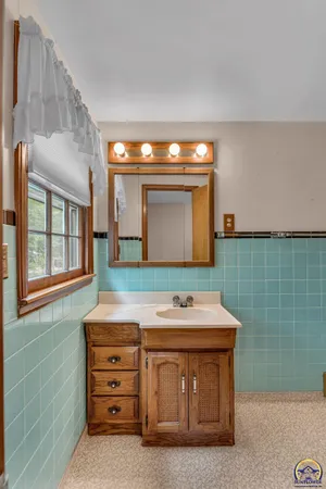 $285,000 | 3803 Northwest Wilder Road, Topeka, KS 66617
