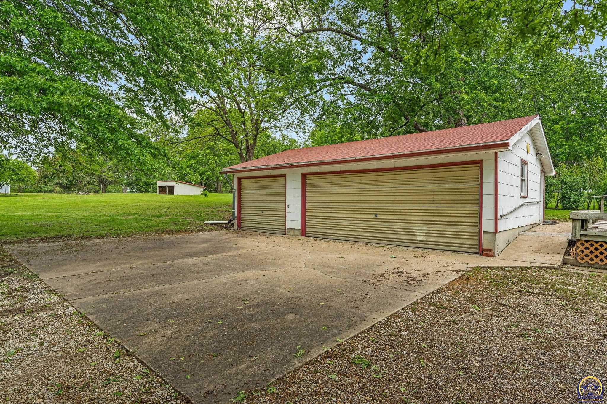 3803 Northwest Wilder Road Topeka, KS 66617 - Photo 8 of 40