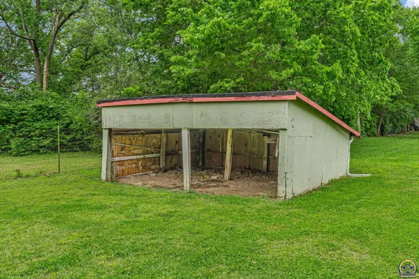 $285,000 | 3803 Northwest Wilder Road, Topeka, KS 66617