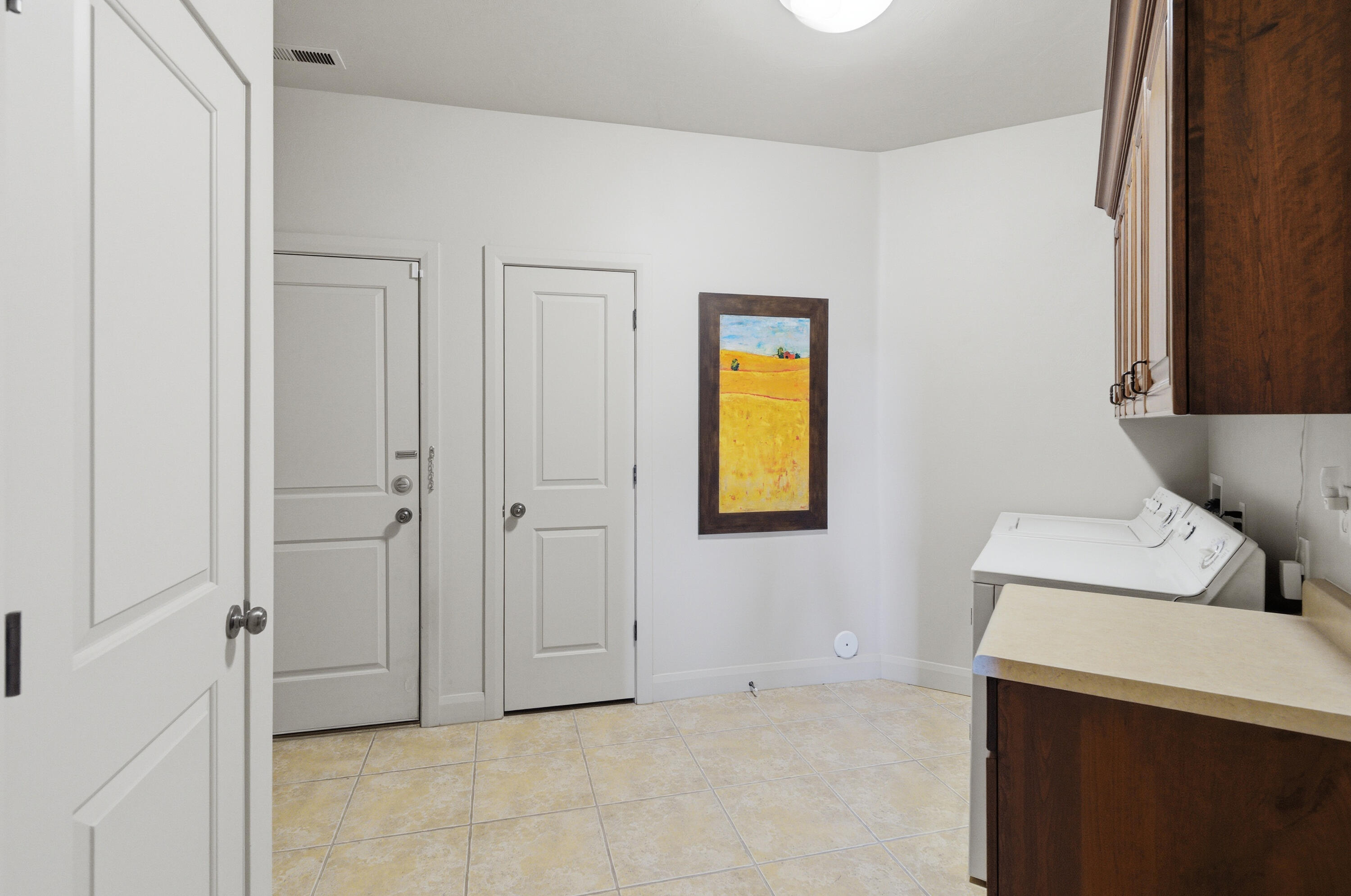 409 North Country Lane, Unit 1 St. George, UT 84770 - Photo 19 of 39 Laundry