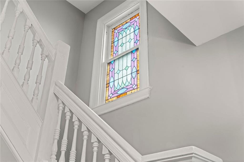 751 Florence Avenue Pittsburgh, PA 15202 - Photo 20 of 45 a view of a hallway with entryway