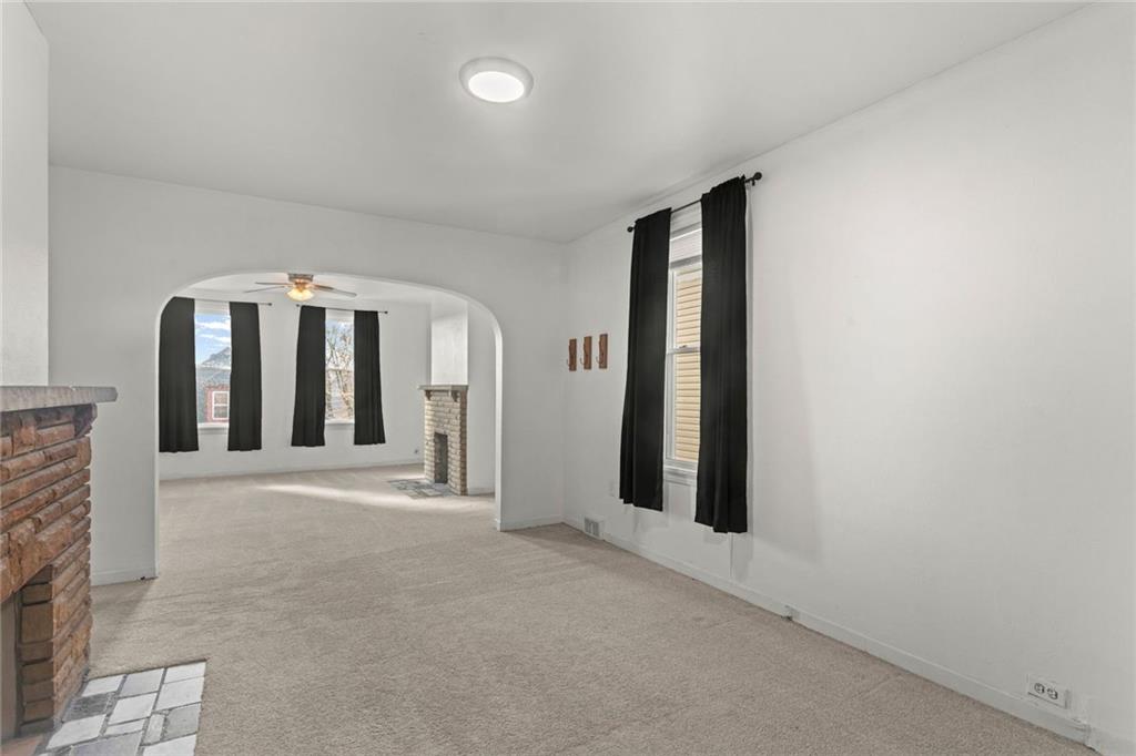 751 Florence Avenue Pittsburgh, PA 15202 - Photo 25 of 45 an empty room with windows
