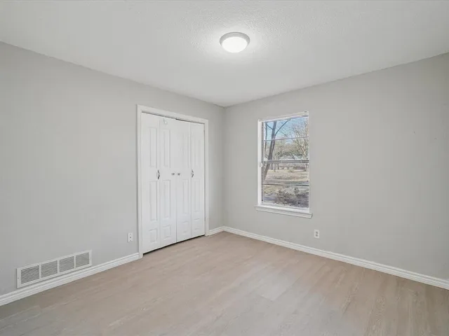 $339,000 | 175 Creekview Drive East, Red Oak, TX 75154