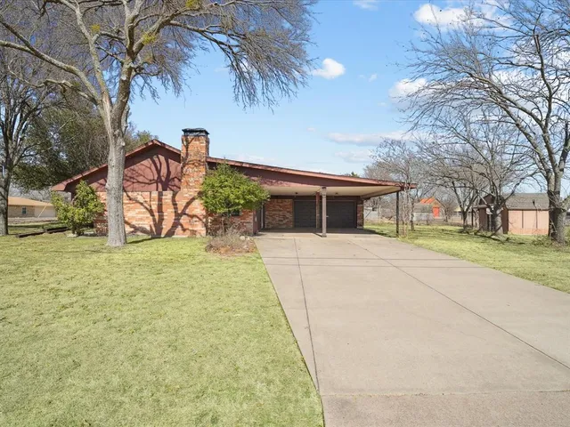 $339,000 | 175 Creekview Drive East, Red Oak, TX 75154