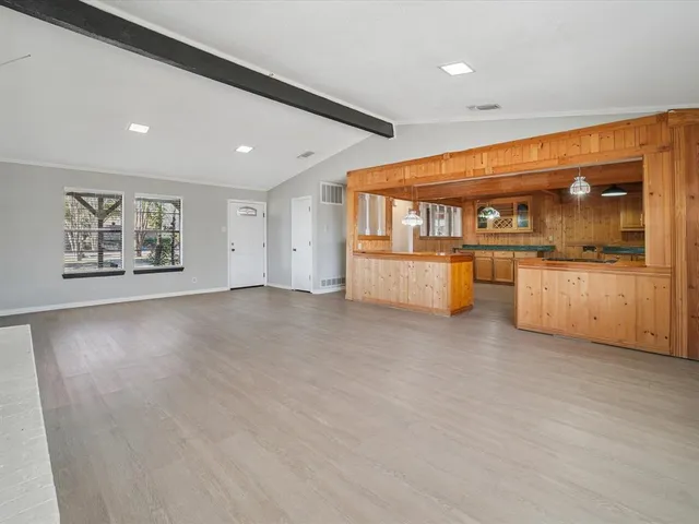 $339,000 | 175 Creekview Drive East, Red Oak, TX 75154