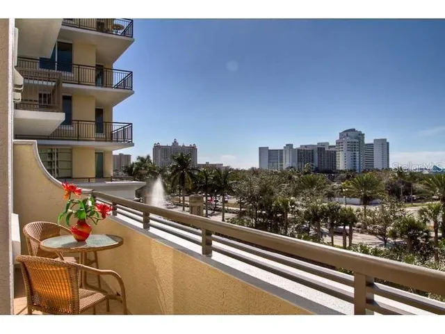 a picture of city view