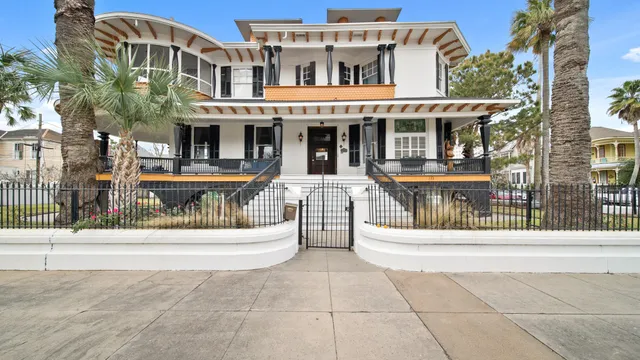 $995,000 | 511 17th Street, Galveston, TX 77550
