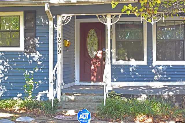 $199,999 | 209 Ludolph Street, Palestine, TX 75803