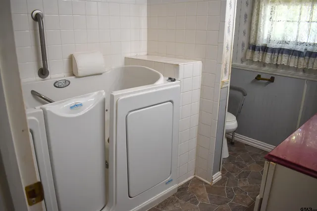 $199,999 | 209 Ludolph Street, Palestine, TX 75803