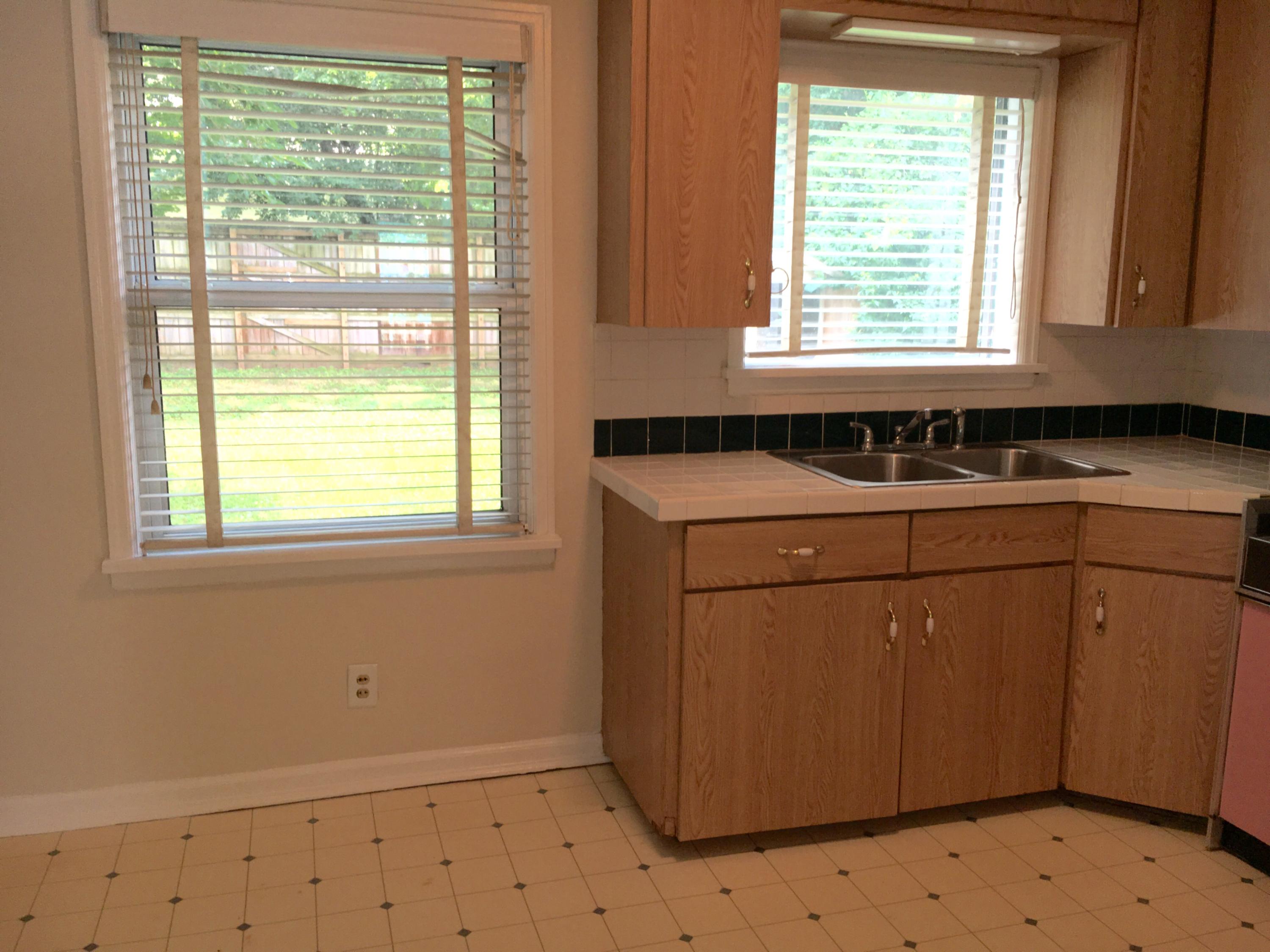 1610 East Cairo Street Springfield, MO 65802 - Photo 9 of 21 FullSizeRender