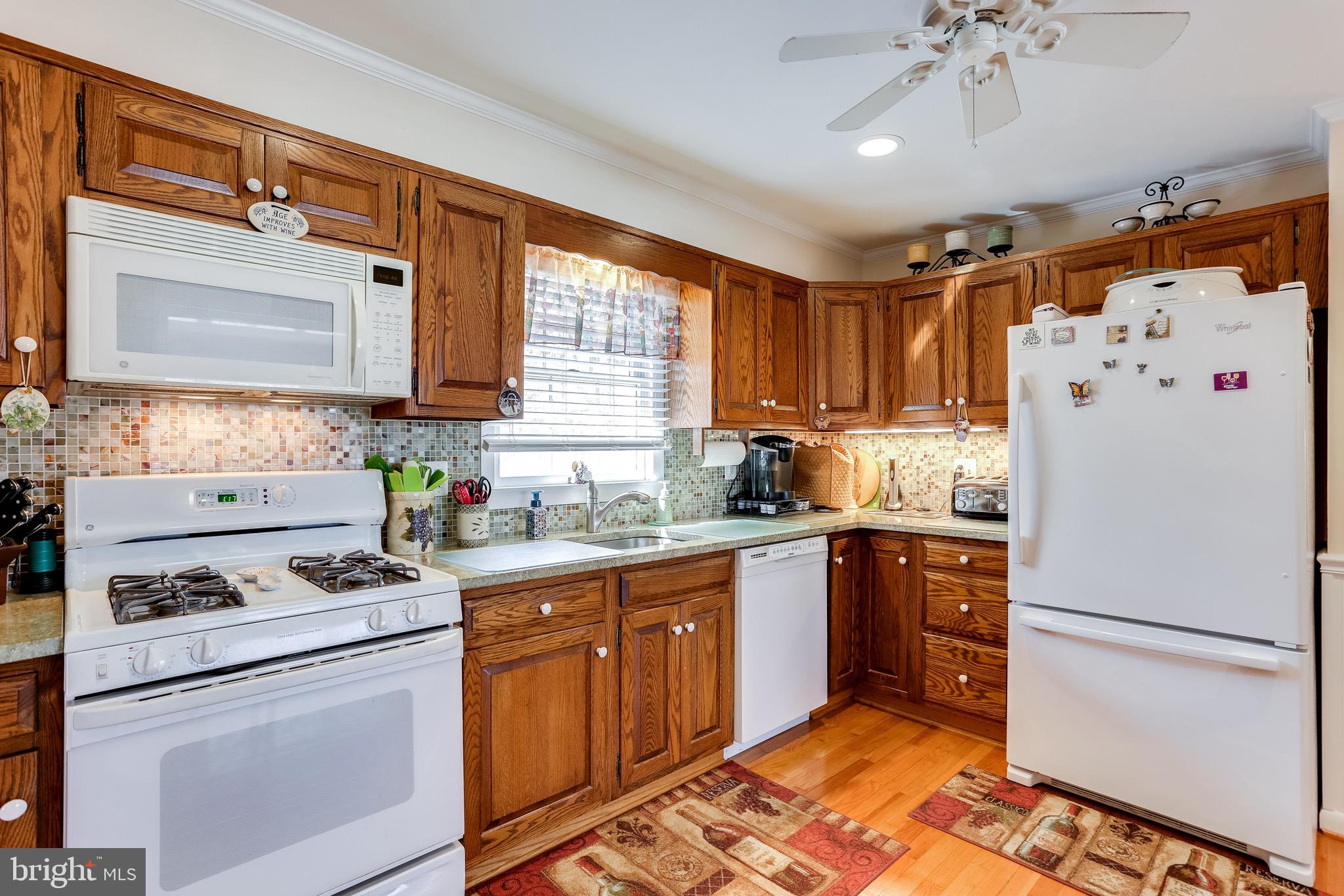 4834 Rollingtop Road Ellicott City, MD 21043 - Photo 6 of 39 Gallery Image 6