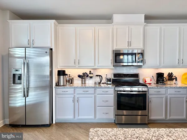 $685,000 | 6107 Fairview Farm Drive, Unit 202, Alexandria, VA 22315