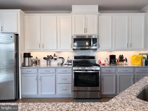 $685,000 | 6107 Fairview Farm Drive, Unit 202, Alexandria, VA 22315
