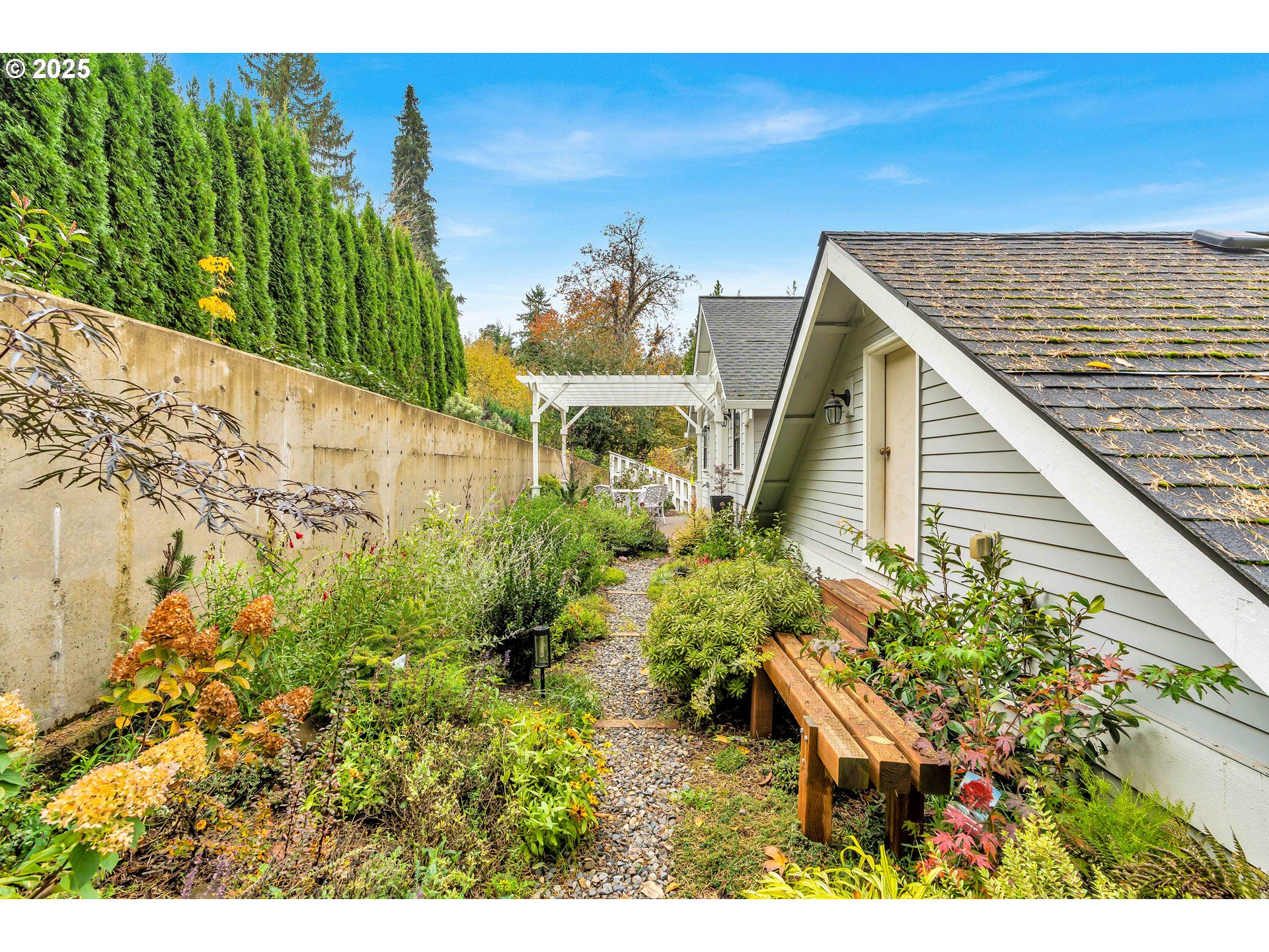 704 3rd Avenue Oregon City, OR 97045 - Photo 30 of 48 a view of a terrace