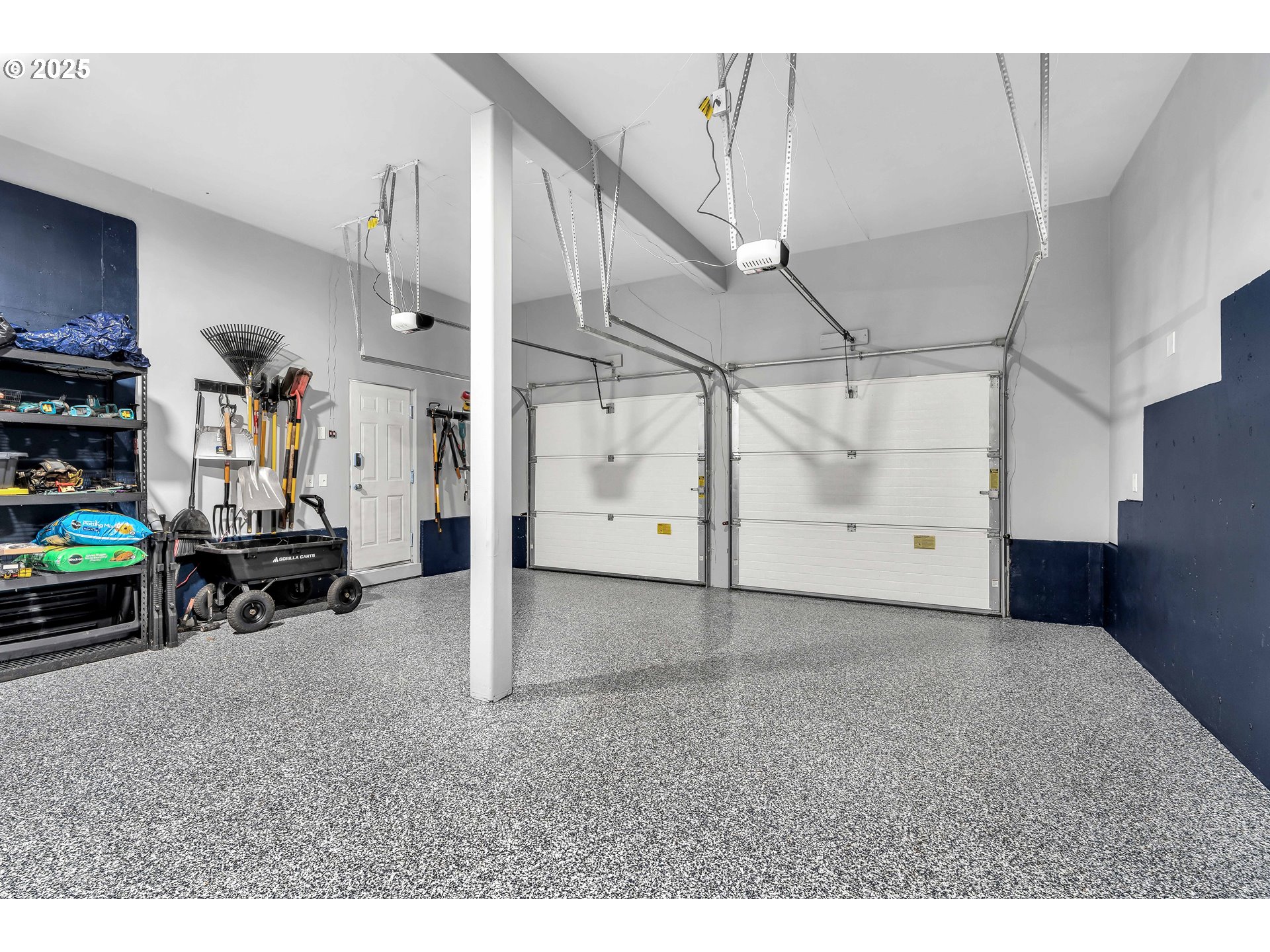 704 3rd Avenue Oregon City, OR 97045 - Photo 34 of 48 a view of a garage