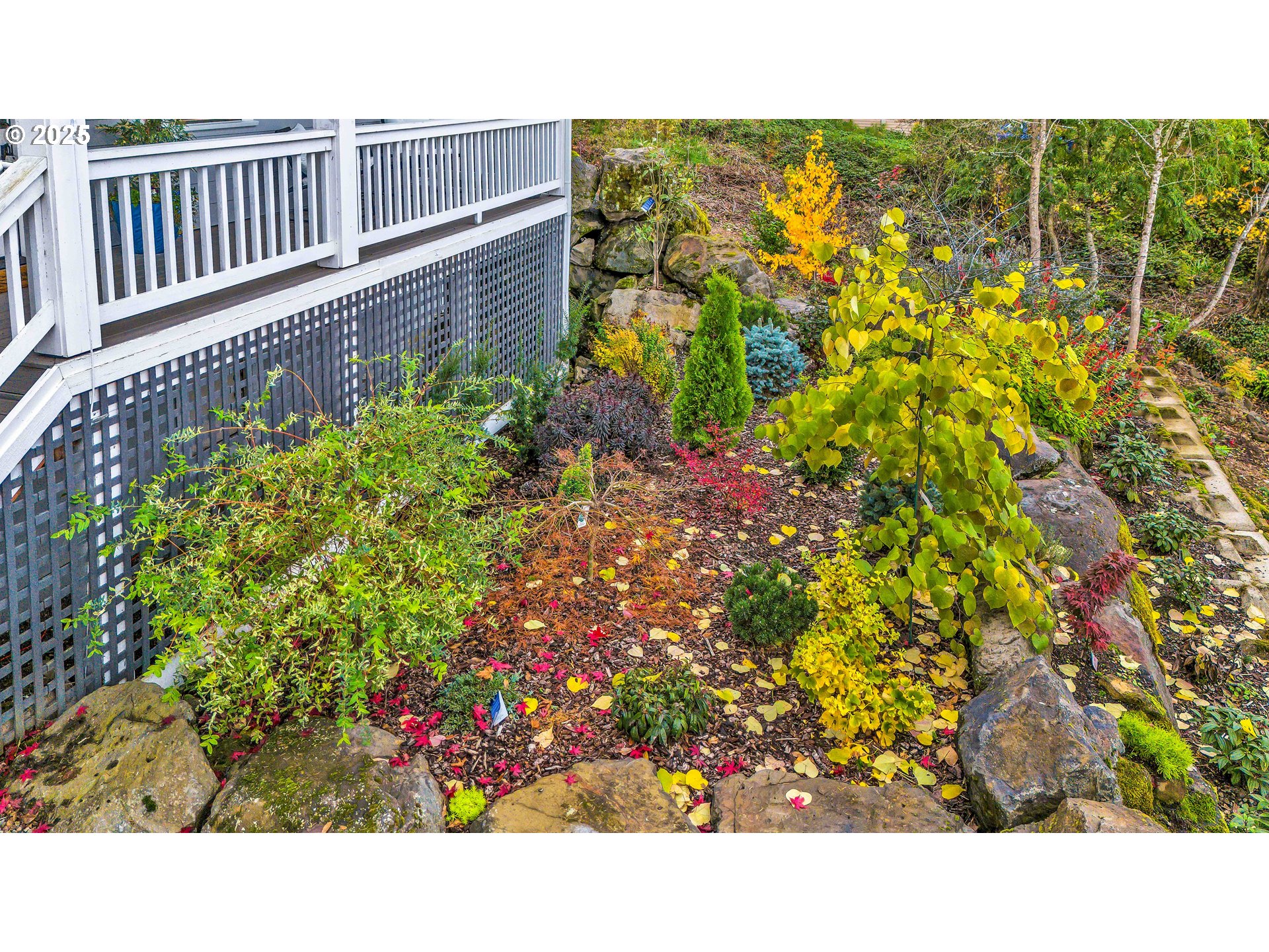 704 3rd Avenue Oregon City, OR 97045 - Photo 36 of 48 a picture of a bench