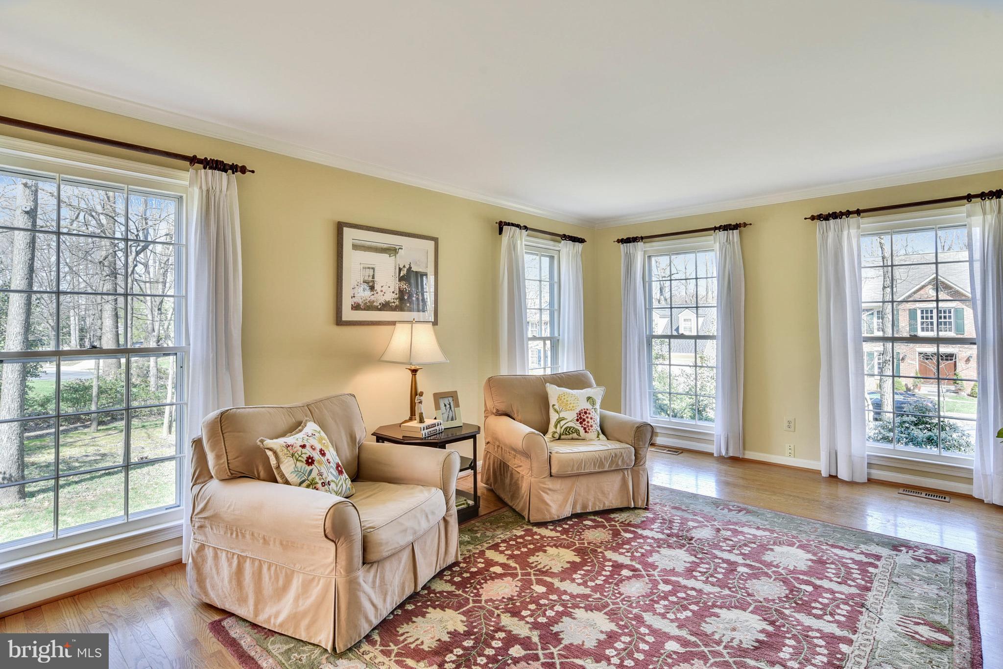 1506 Elk Point Drive Reston, VA 20194 - Photo 4 of 30 Plenty of natural light