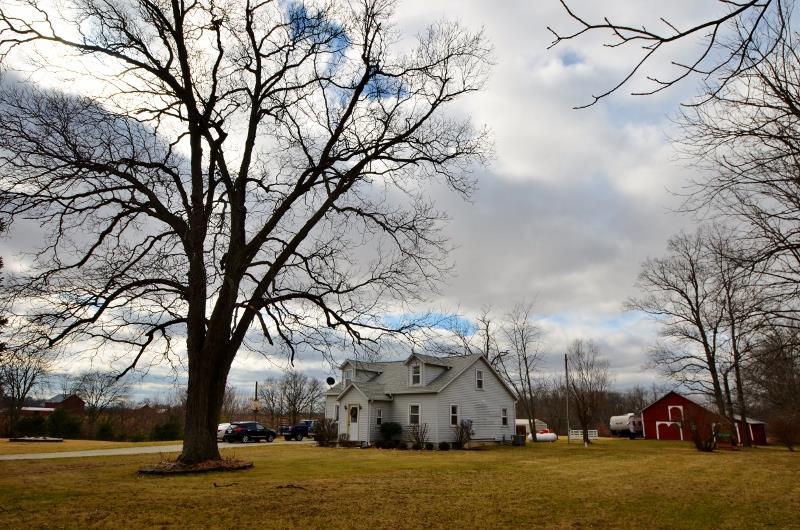 10704 Aboite Road Roanoke, IN 46783 - Photo 2 of 36