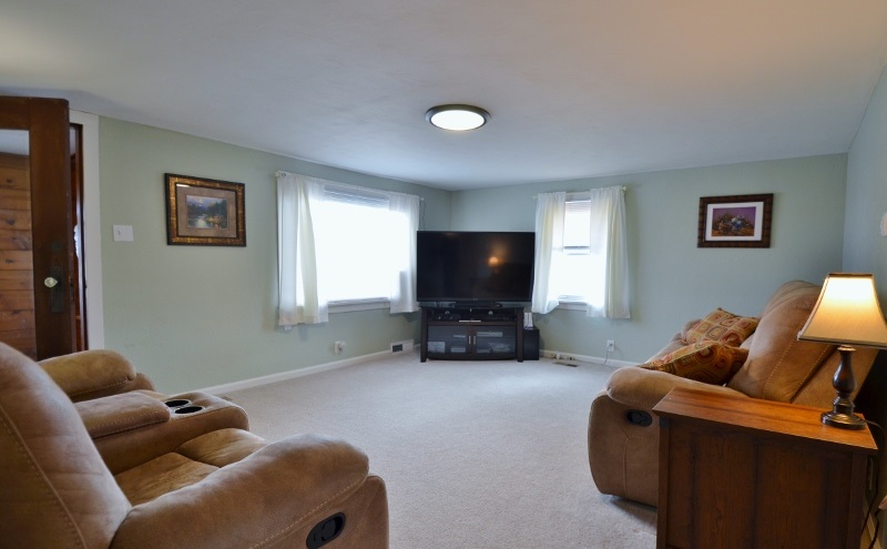 10704 Aboite Road Roanoke, IN 46783 - Photo 5 of 36