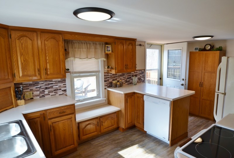10704 Aboite Road Roanoke, IN 46783 - Photo 8 of 36