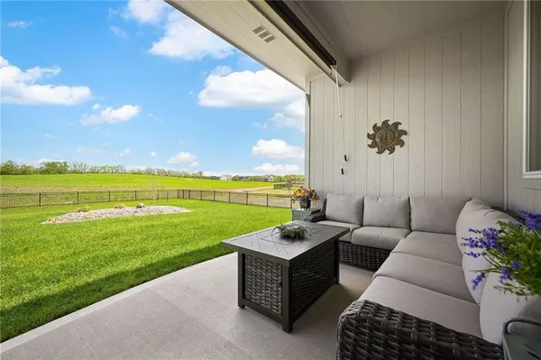 $639,900 | 1814 Woodward Circle, Raymore, MO 64083