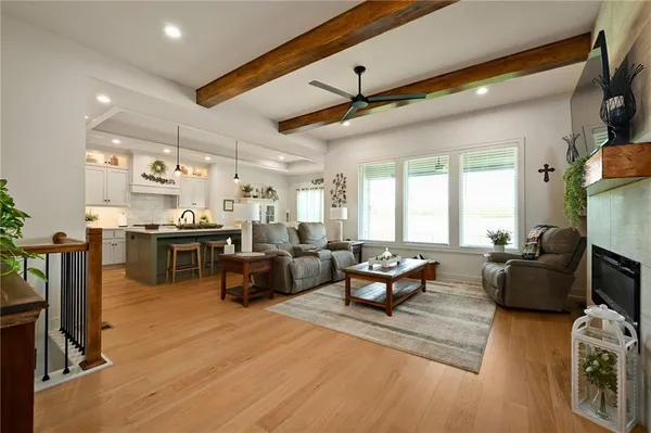 $639,900 | 1814 Woodward Circle, Raymore, MO 64083