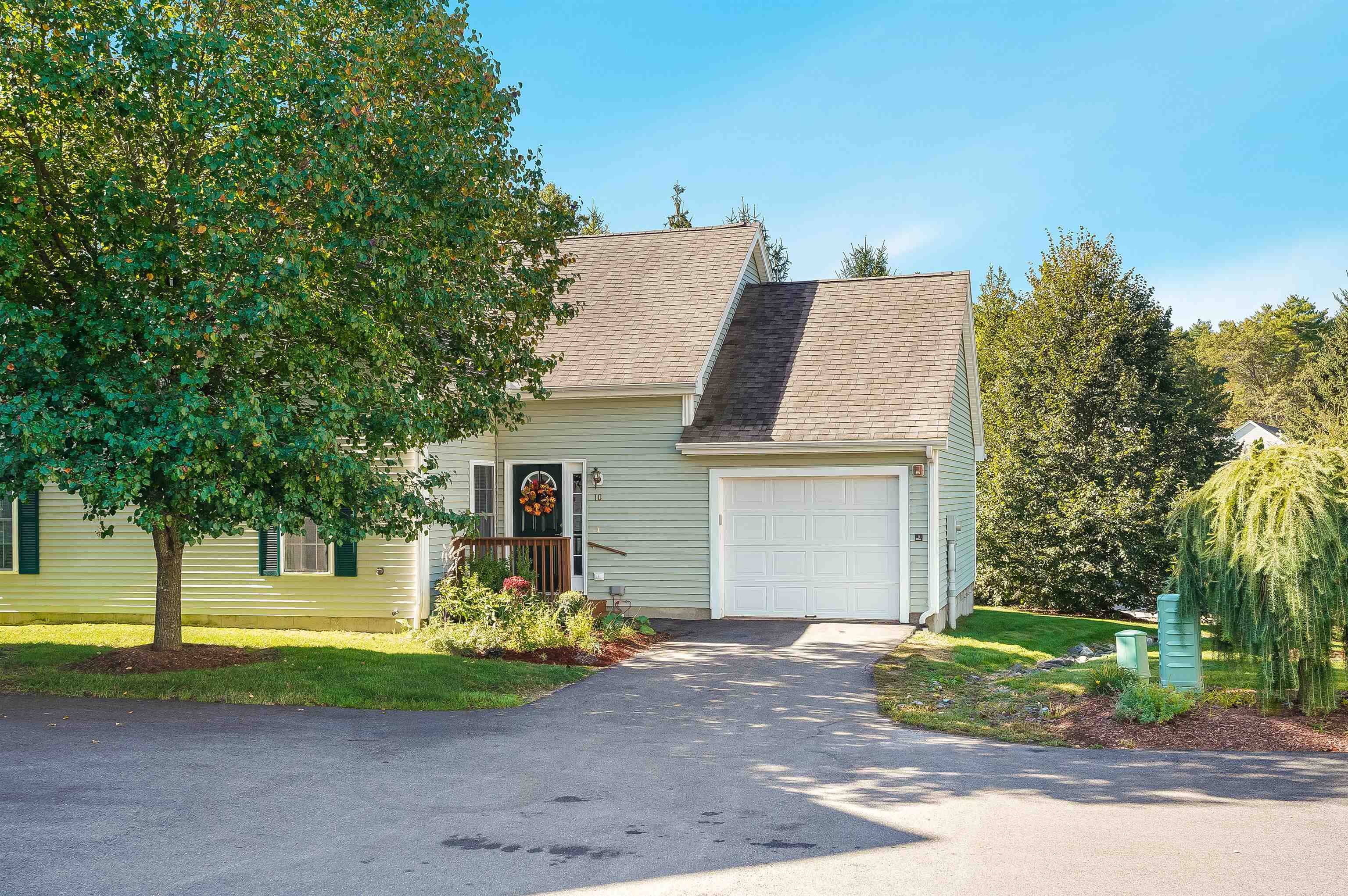10 Cascade Circle Merrimack, NH 03054 - Photo 2 of 27 Gallery Image 2