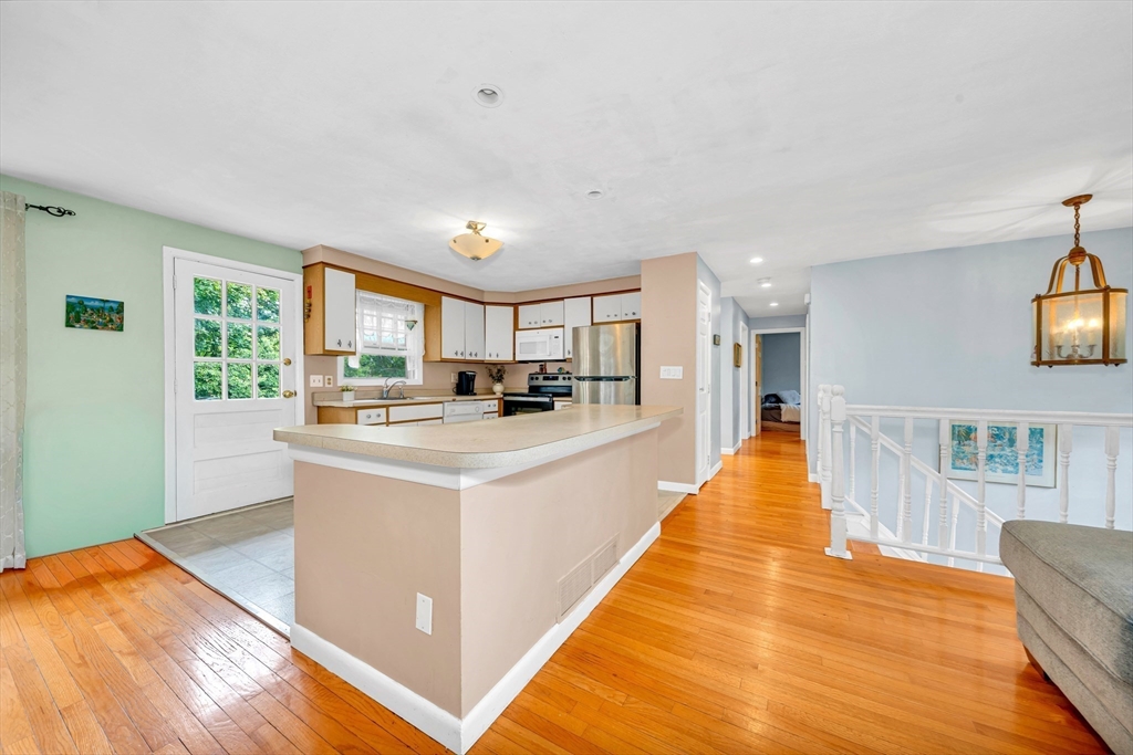 1 Howe Street Ipswich, MA 01938 - Photo 11 of 34