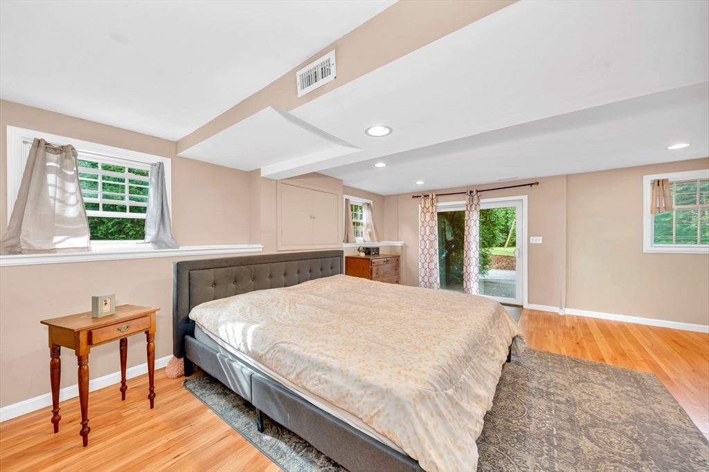 1 Howe Street Ipswich, MA 01938 - Photo 19 of 34