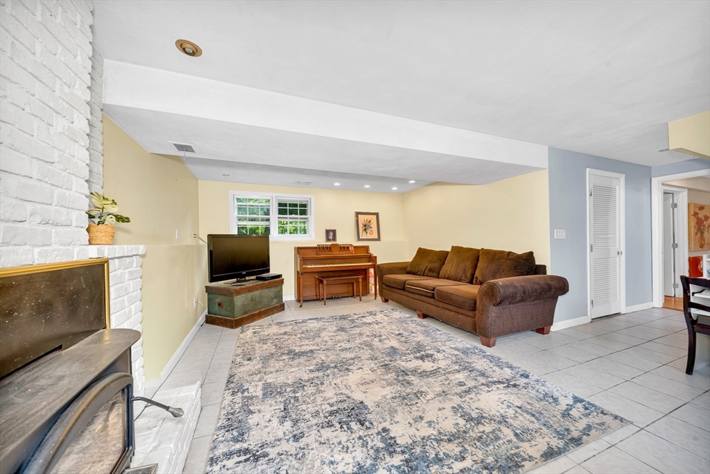 1 Howe Street Ipswich, MA 01938 - Photo 26 of 34