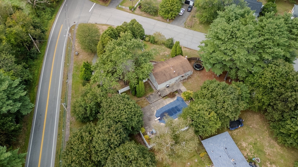 1 Howe Street Ipswich, MA 01938 - Photo 31 of 34