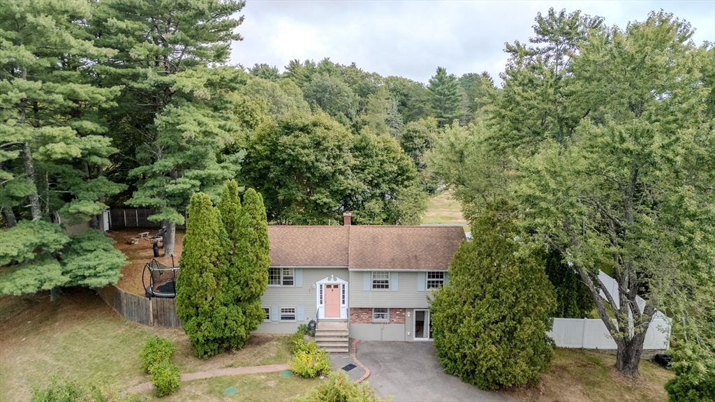 1 Howe Street Ipswich, MA 01938 - Photo 4 of 34