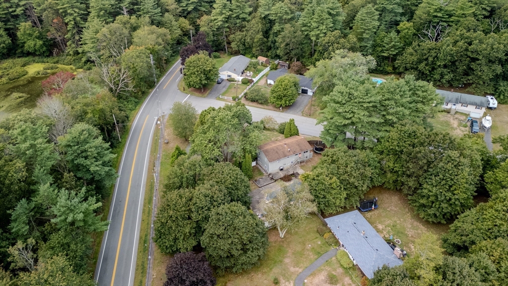 1 Howe Street Ipswich, MA 01938 - Photo 5 of 34